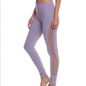 High waisted Alo leggings - never been worn!